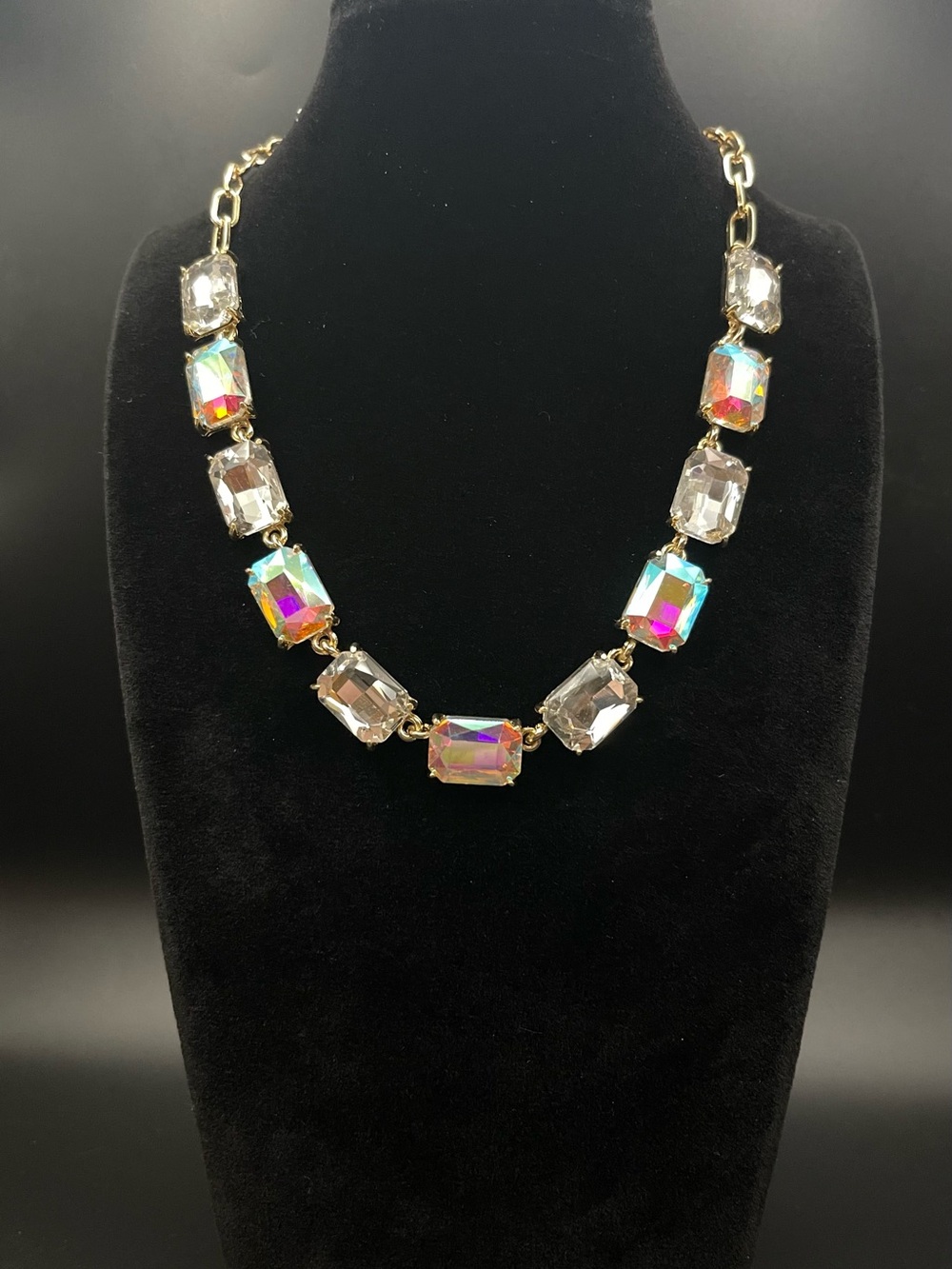 NWTChic & Chic Iridescent AB & Clear
Crystal Statement Necklace Gold
Tone 16-19”